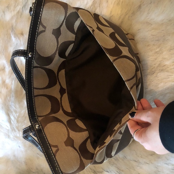 Coach Signature C Shoulder Bag - Picture 4 of 5